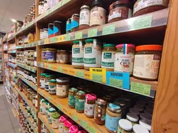 297-biocoop-forez-bio-savigneux-magasin-confiture-tartine-sucre-petit-dejuner.webp