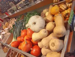 297-biocoop-forez-bio-savigneux-magasin-courge-fruit-legume-saison.webp