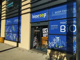 297-biocoop-forez-bio-savigneux-magasin-entree.webp